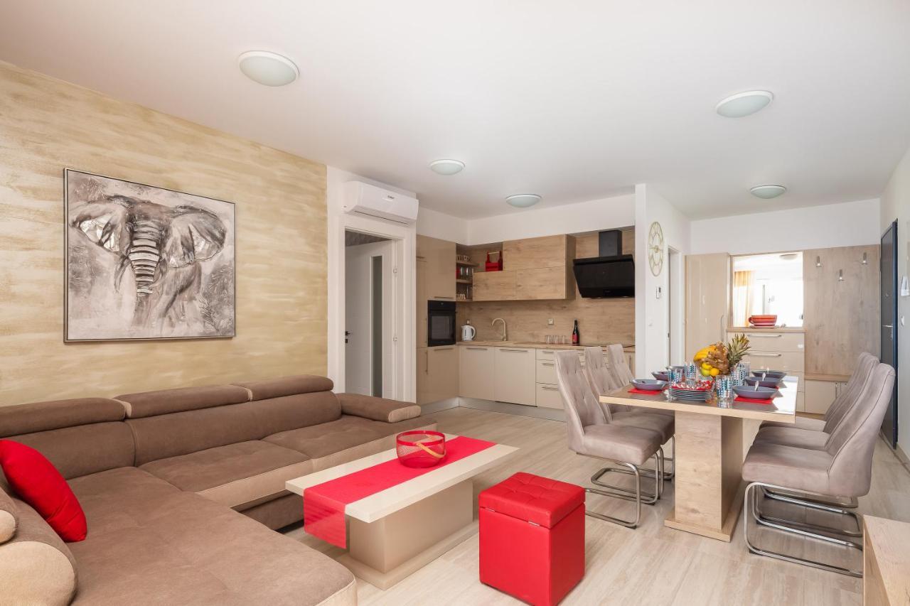 Apartment Mintos Luxury Podstrana