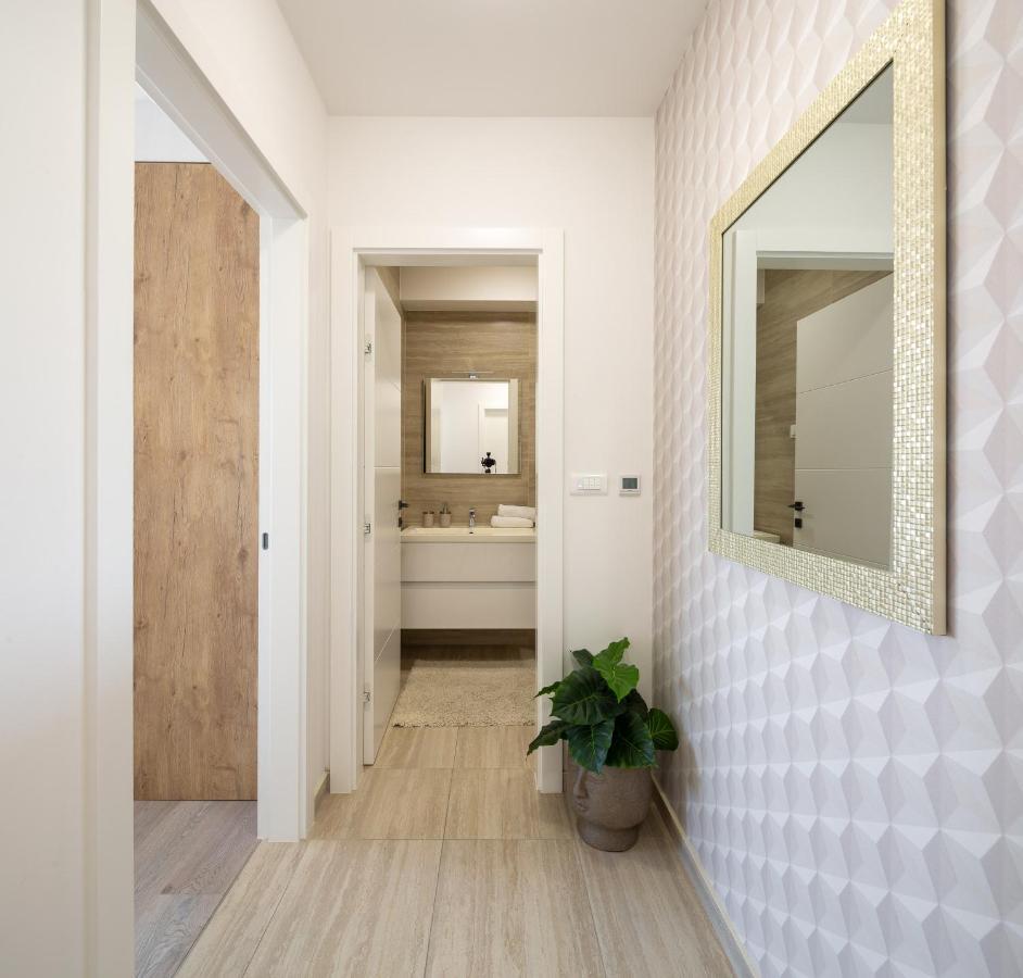 Mintos Luxury Apartment Podstrana